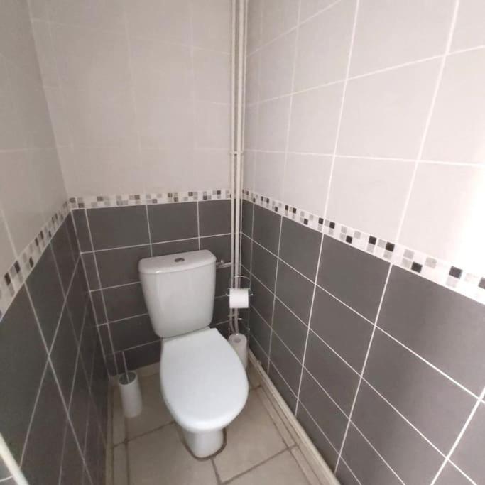 Gite 65 M2 200 M Gare T-G-V 400 M Centre-Ville Grand Parking 250 Places Gratuit Face Au Logement Arras Eksteriør billede